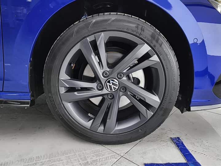 Фото 6 - Volkswagen Golf