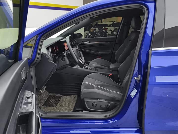 Фото 9 - Volkswagen Golf