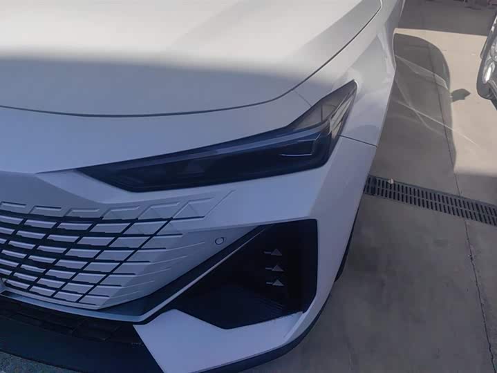 Фото 5 - Changan UNI-V