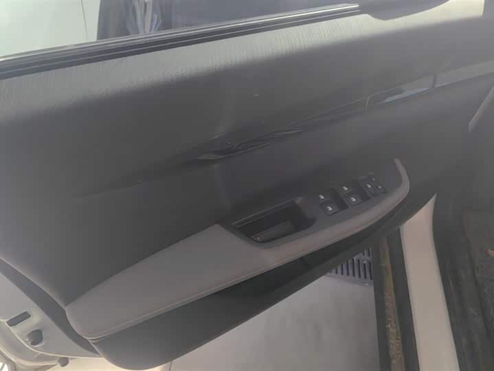 Фото 7 - Changan UNI-V