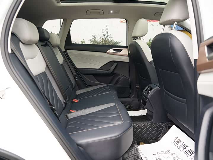 Фото 6 - Volkswagen Tharu