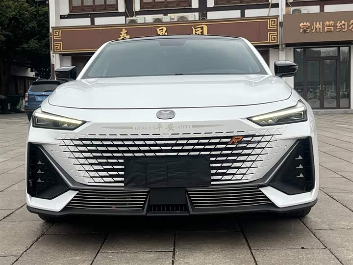 Фото 2 - Changan UNI-V