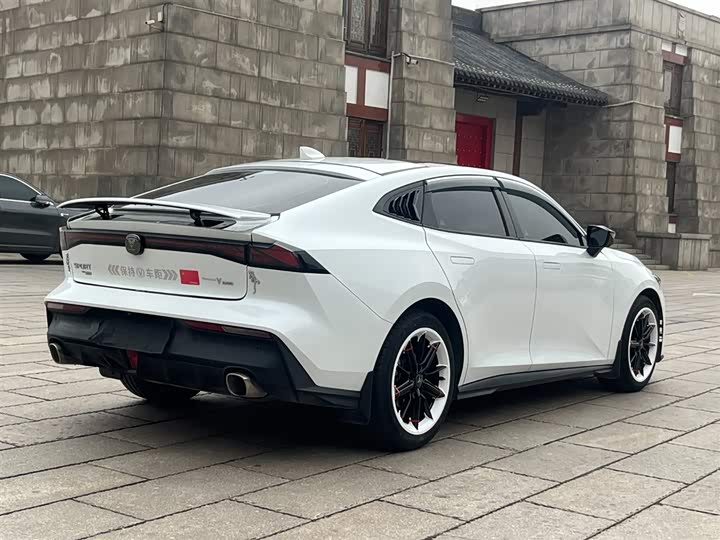 Фото 7 - Changan UNI-V