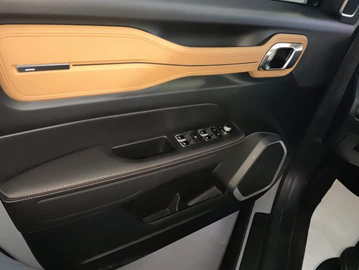 Фото 7 - Geely Icon