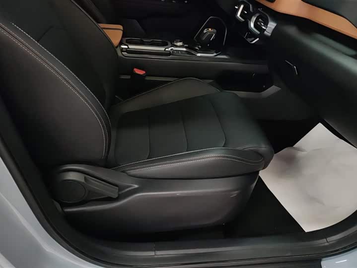 Фото 8 - Geely Icon