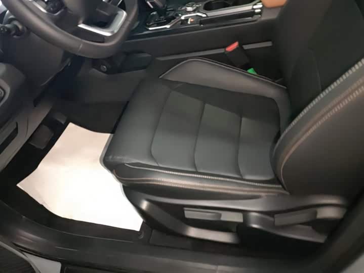 Фото 9 - Geely Icon