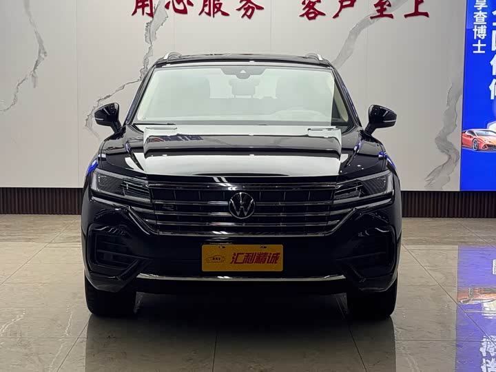 Фото 2 - Volkswagen Touareg