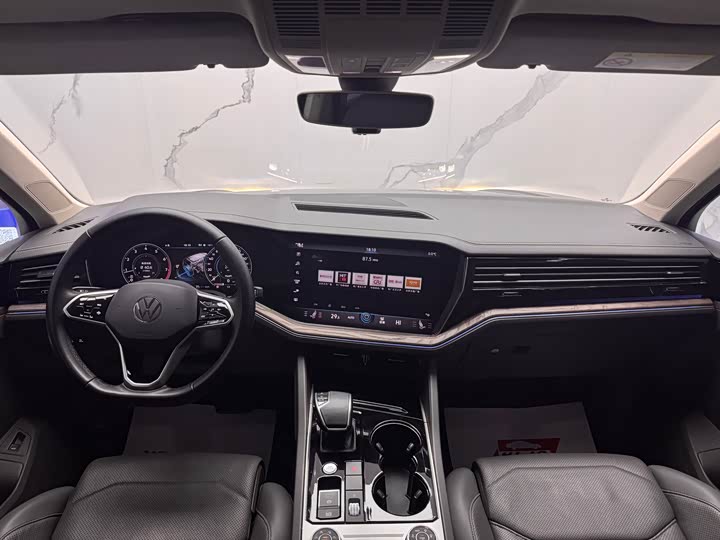 Фото 9 - Volkswagen Touareg