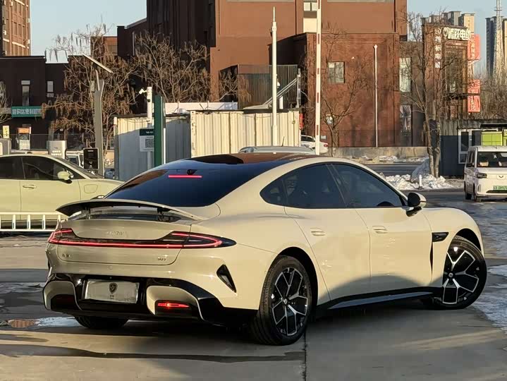 Фото 7 - Xiaomi SU7