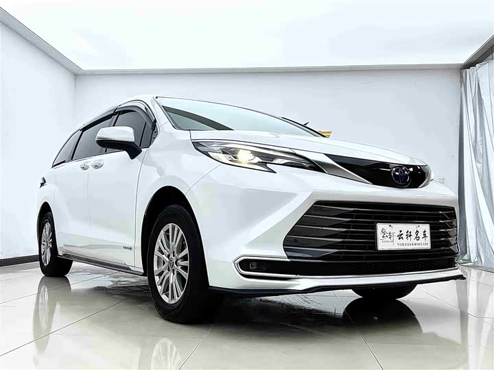 Фото 3 - Toyota Sienna