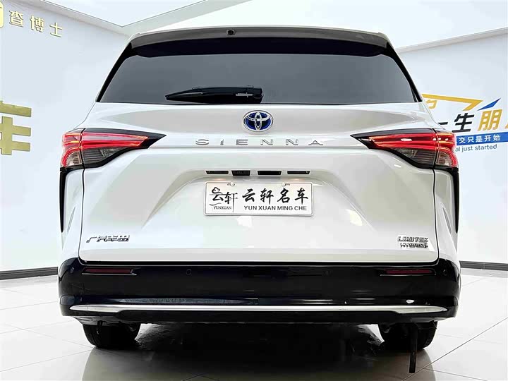 Фото 5 - Toyota Sienna