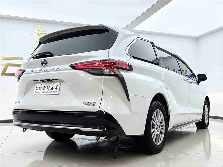 Фото 6 - Toyota Sienna