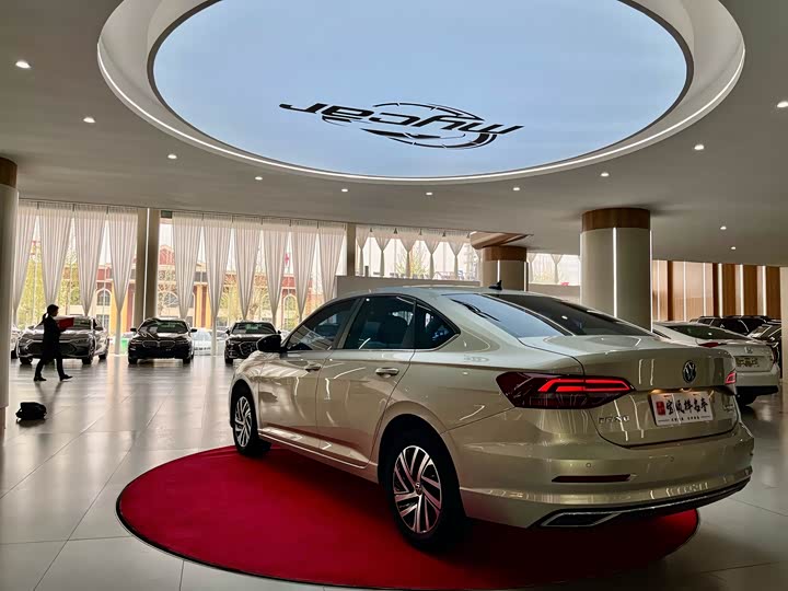 Фото 7 - Volkswagen Lavida