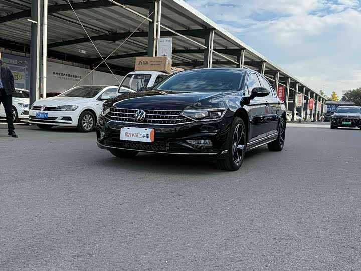 Фото 1 - Volkswagen Magotan