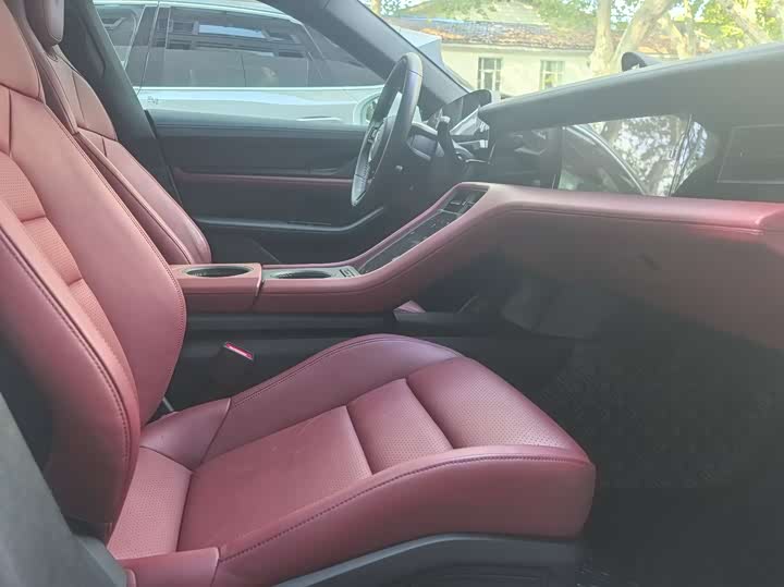 Фото 7 - Porsche Taycan