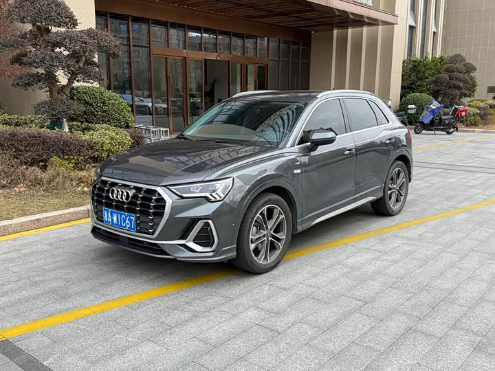 Фото 1 - Audi Q3