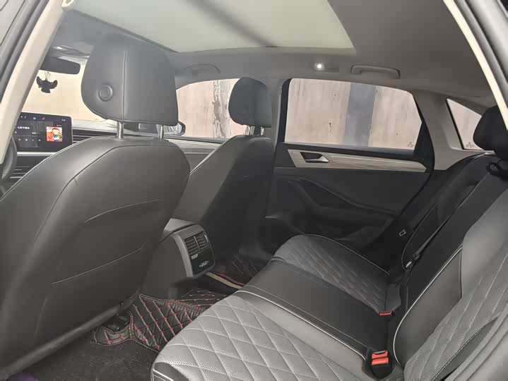 Фото 6 - Volkswagen Sagitar L