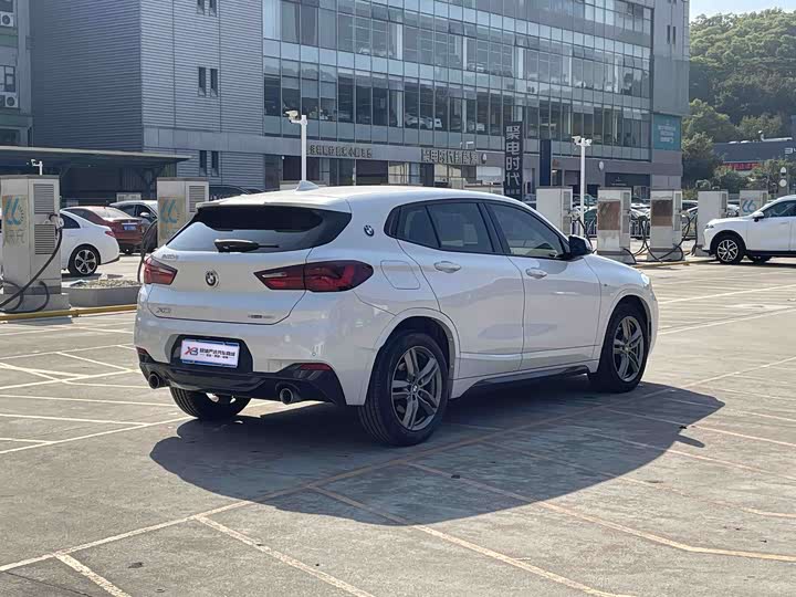 Фото 8 - BMW X2