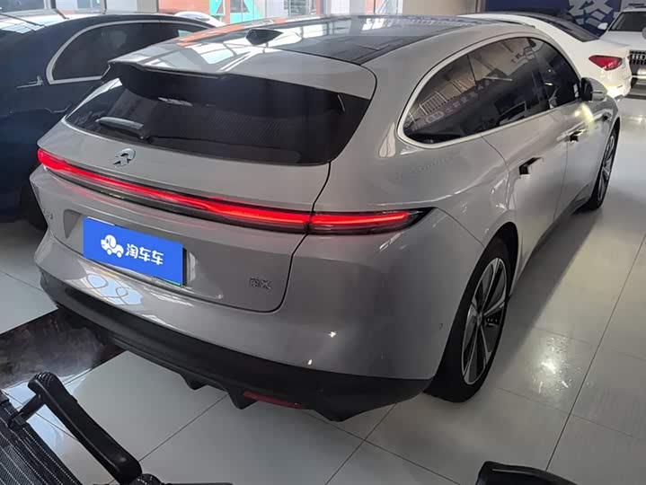 Фото 3 - Nio ET5T