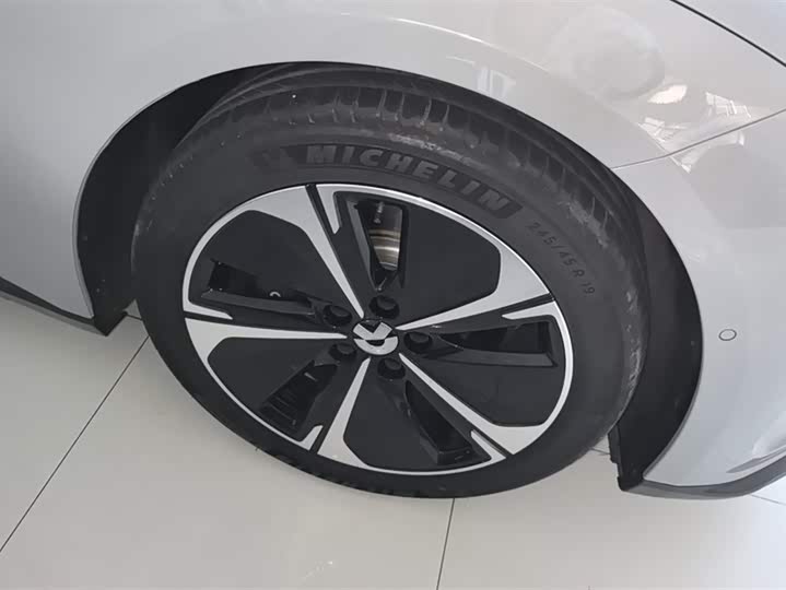 Фото 6 - Nio ET5T