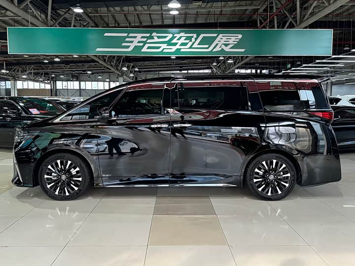 Фото 3 - Toyota Alphard