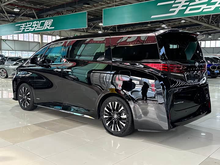 Фото 4 - Toyota Alphard