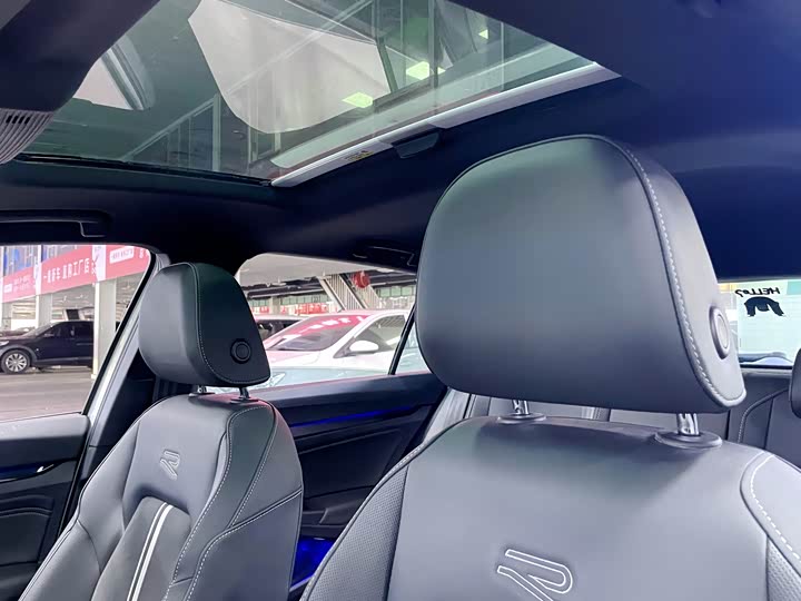 Фото 8 - Volkswagen Golf