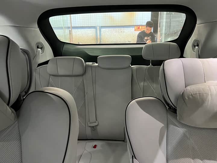 Фото 4 - XPeng X9