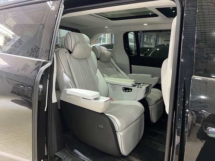 Фото 6 - XPeng X9