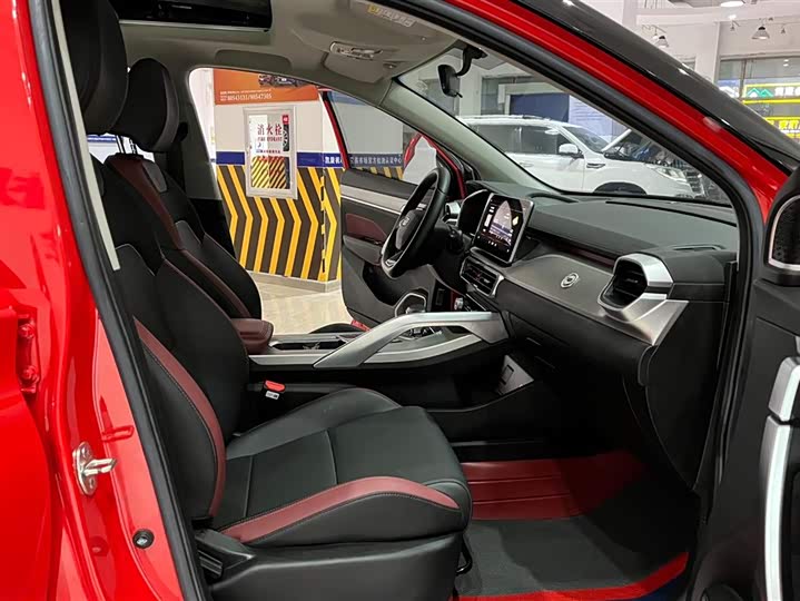 Фото 8 - Geely Coolray