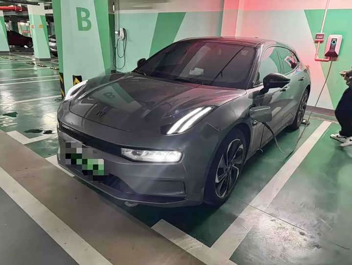 Фото 1 - Zeekr 001