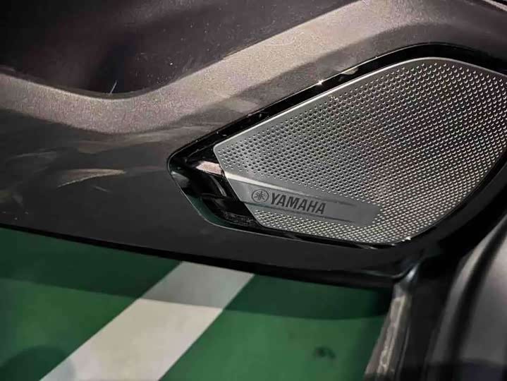 Фото 6 - Zeekr 001