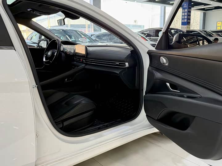 Фото 8 - Hyundai Elantra N line