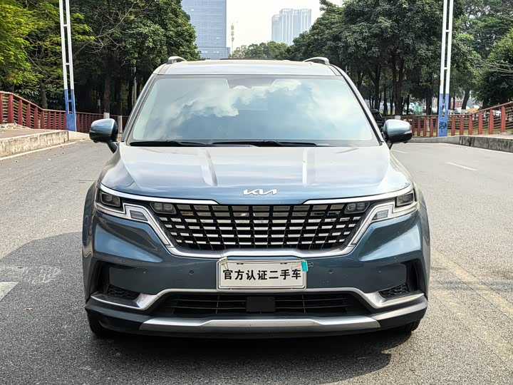 Фото 2 - Kia Carnival