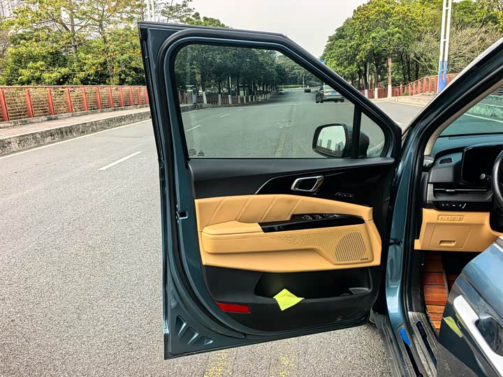 Фото 4 - Kia Carnival