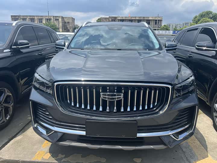 Фото 2 - Geely Monjaro