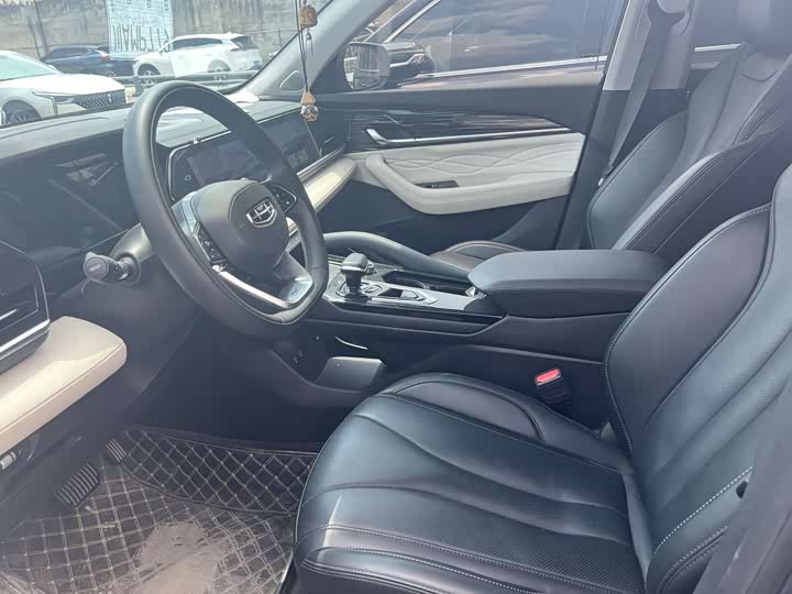 Фото 4 - Geely Monjaro