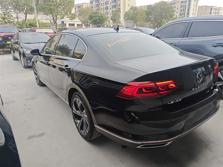 Фото 5 - Volkswagen Magotan