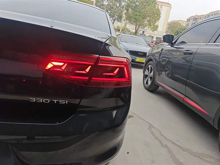 Фото 8 - Volkswagen Magotan