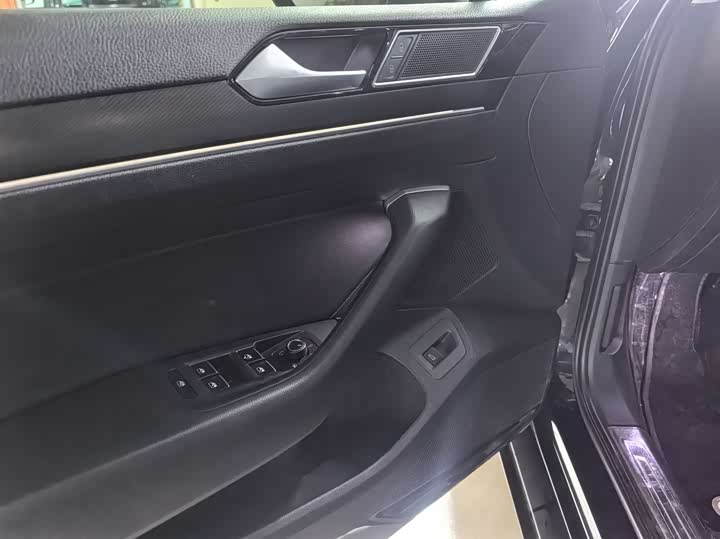 Фото 5 - Volkswagen Magotan