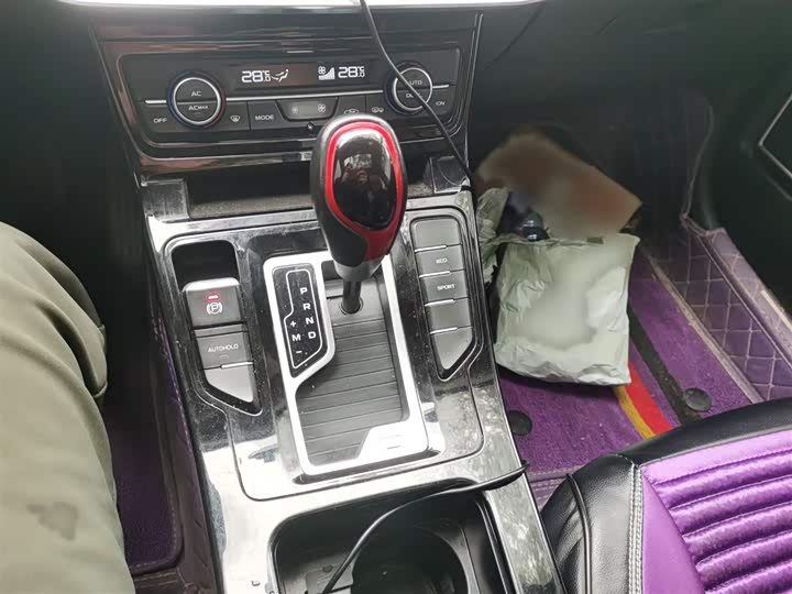 Фото 7 - Geely Emgrand GS