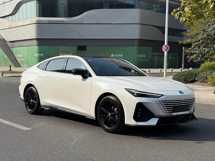 Фото 3 - Changan UNI-V