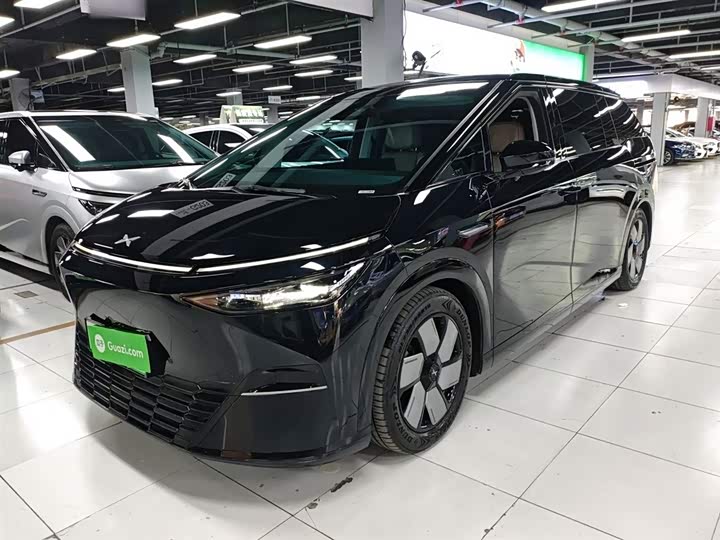 Фото 2 - XPeng X9
