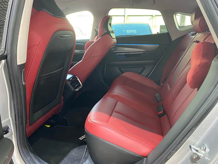 Фото 6 - XPeng P7