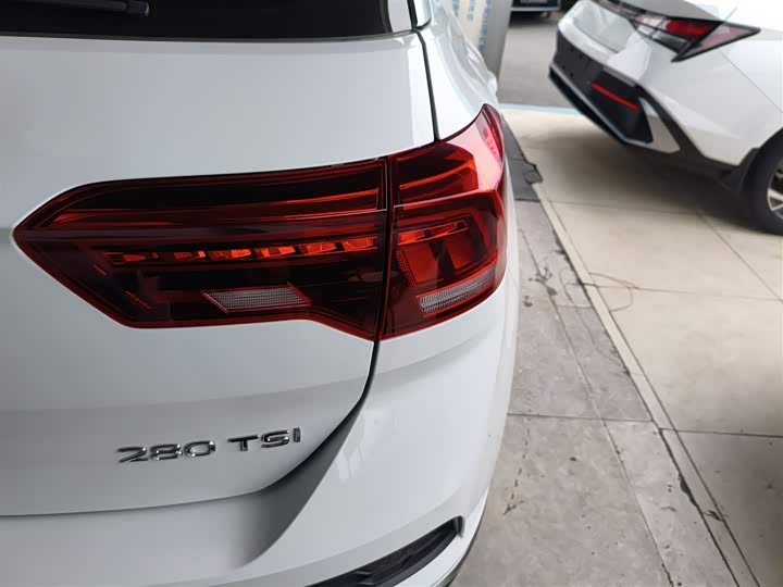 Фото 8 - Volkswagen T-Roc