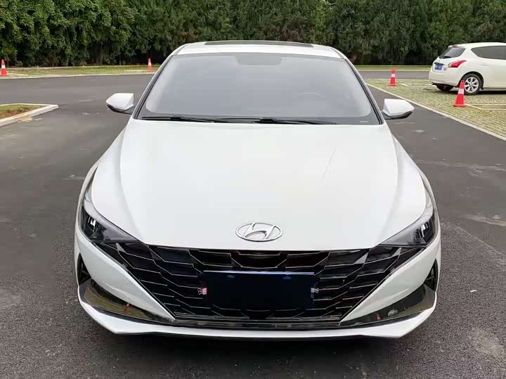 Фото 2 - Hyundai Elantra N line