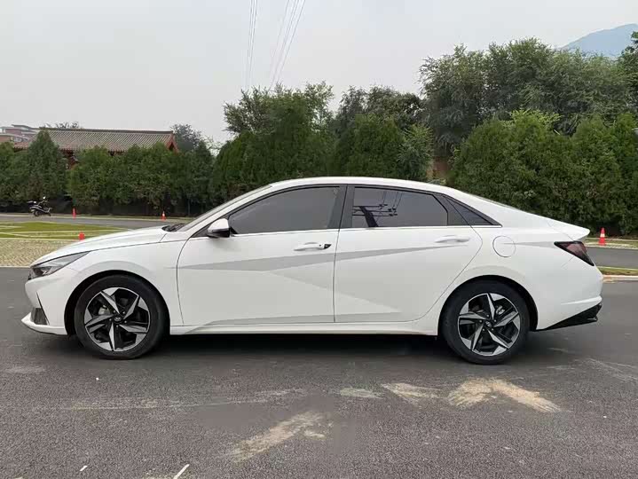 Фото 3 - Hyundai Elantra N line