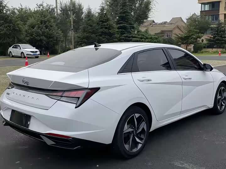 Фото 4 - Hyundai Elantra N line