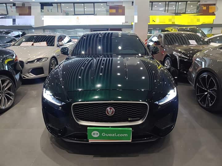 Фото 3 - Jaguar XE L