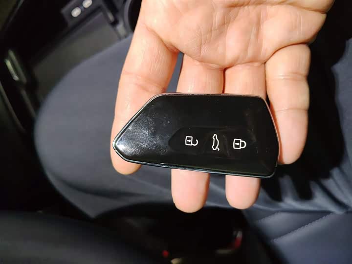 Фото 9 - Volkswagen ID.4 X